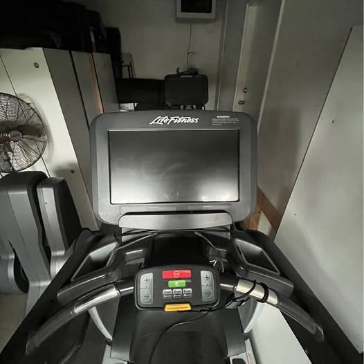 Life Fitness 95T Elevation Commercial Treadmill - Fully Serviced & Ready