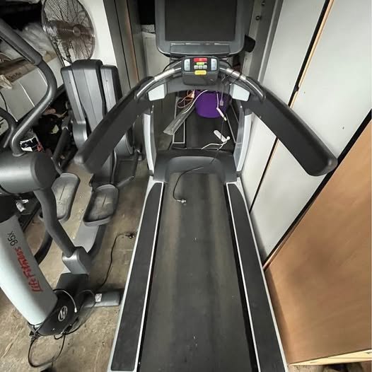 Life Fitness 95T Elevation Commercial Treadmill - Fully Serviced & Ready